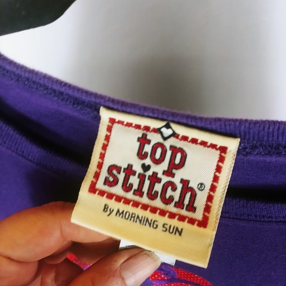 Top Stitch Purple Red Hat Tee Embroidered SZ M - Picture 3 of 6